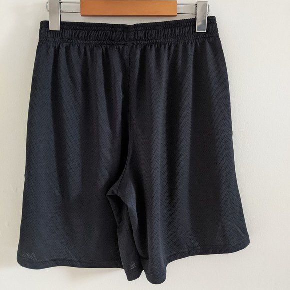 UNDER ARMOUR Shorts with pockets - Picture 4 of 5